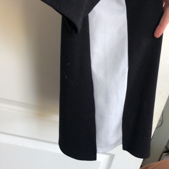 Banana Republic black & white loose tee - Picture 3 of 3